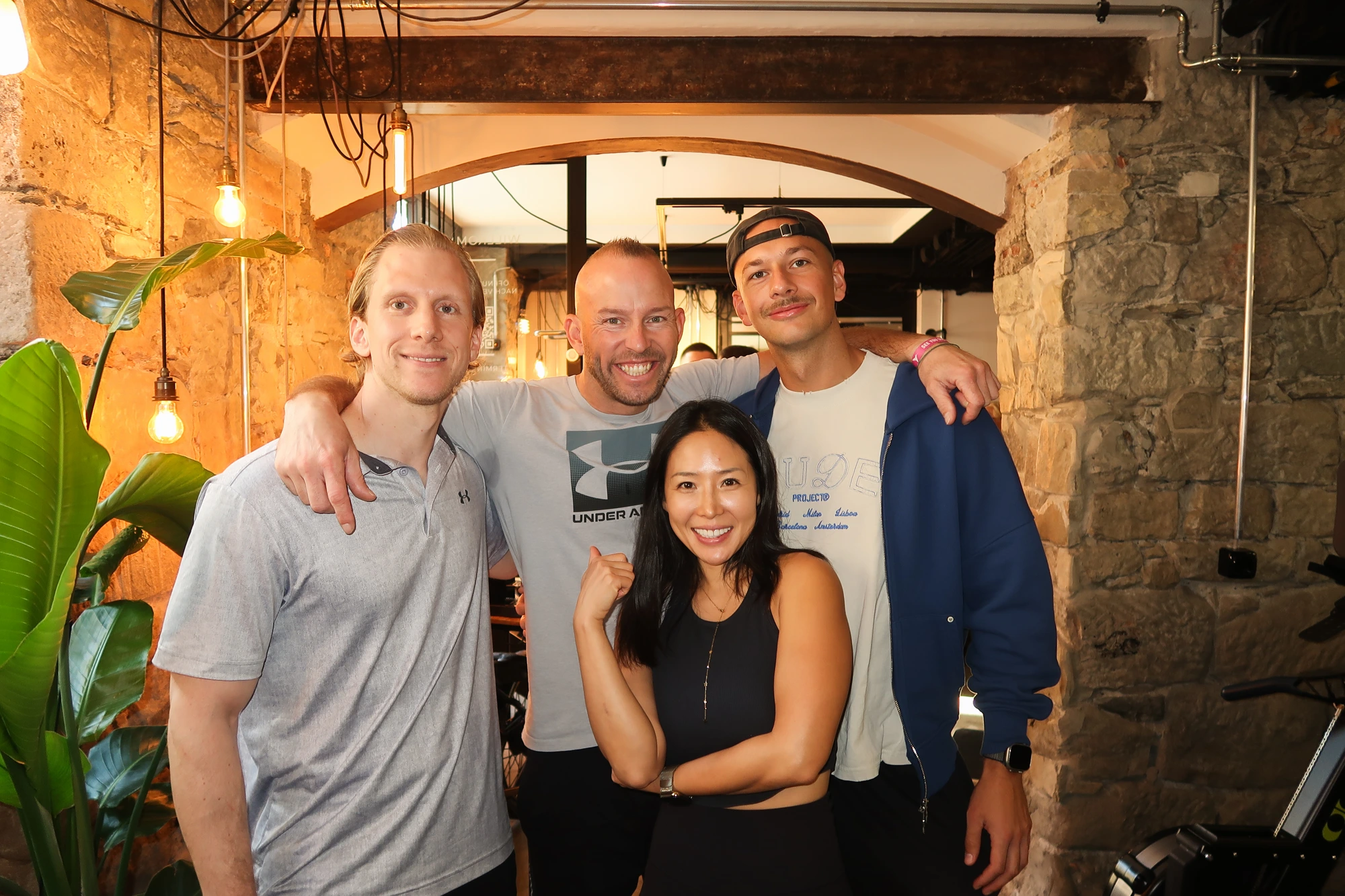 Das StrongFit Team — Alex, Roman, Yumi und Nicolas im Studio Wetzikon