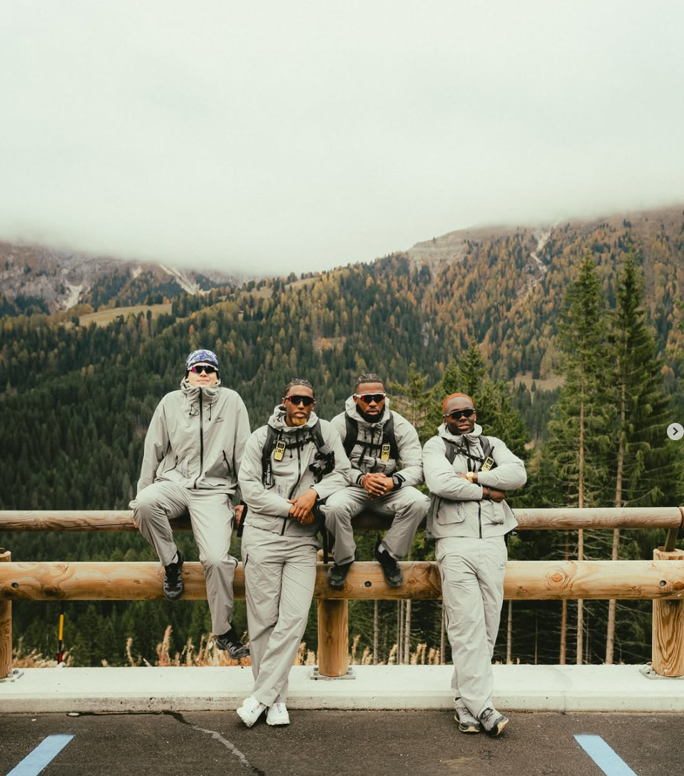 Het team van Mountain Men in de bergen