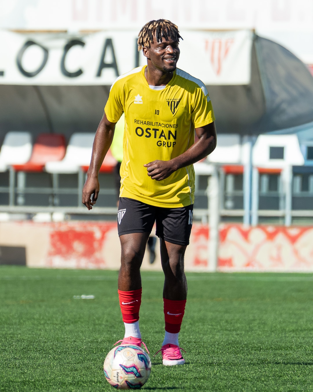 Striker #10 preparing to attack the ball