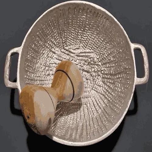Large Aluminium Mortar & Pestle with Wooden Pestle 3